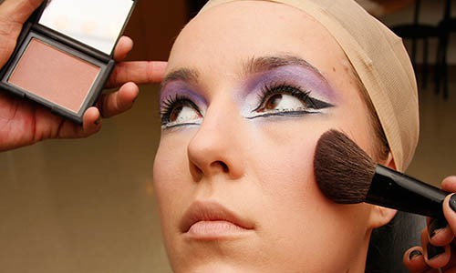 As novas tecnologias usadas na maquiagem